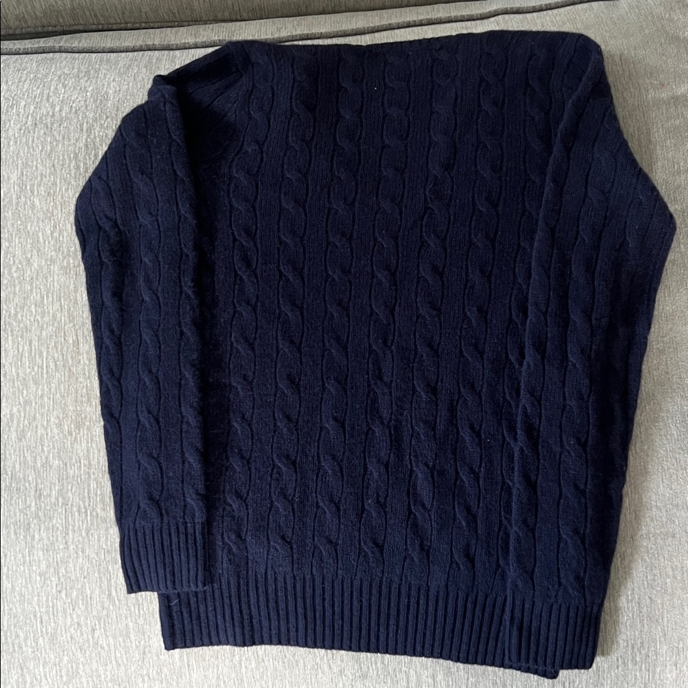 Ralph Lauren The Iconic Cable-Knit V-neck Wool/cashmere blend Sweater - Picture 2 of 2